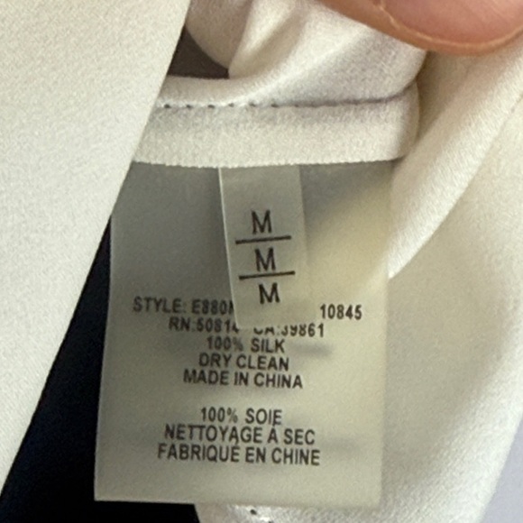 Elie Tahari 100% Silk Elegant Black White Black & Gray V-Neck Blouse Size Medium - Picture 10 of 13